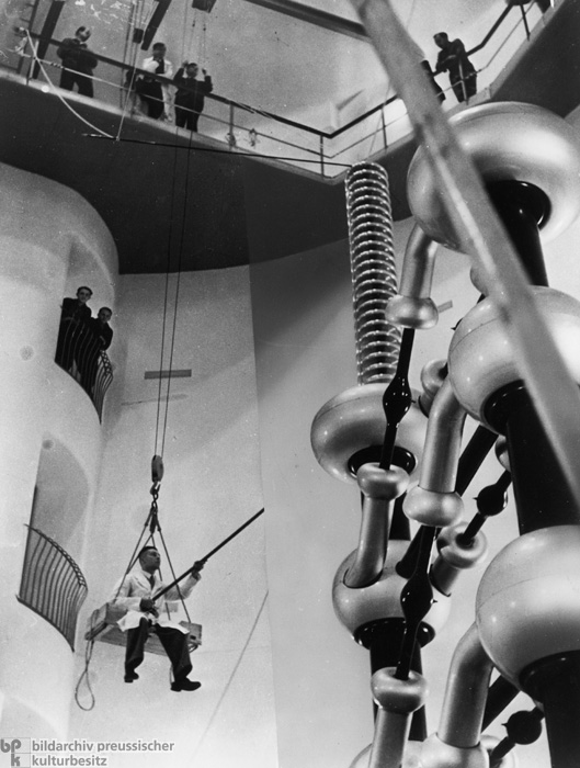 Atom-Smashing Experiment at the Kaiser Wilhelm Institute for Physics in Berlin (1939)
